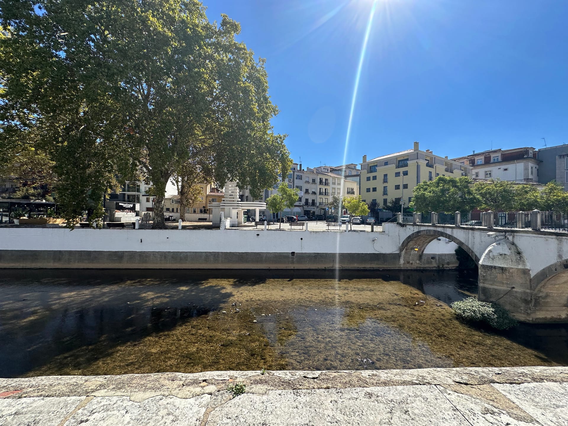 Bista de l Castielho de Leiria